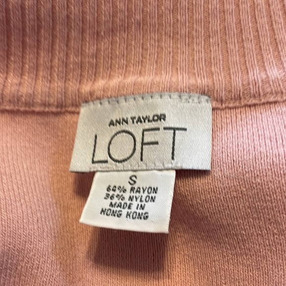 Ann Taylor Loft- boat neck/off the shoulder sweater in  soft pink - Picture 5 of 5